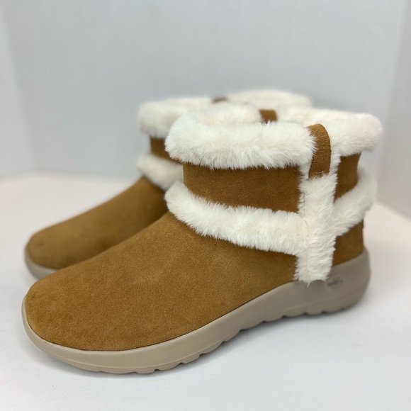 Skechers Women's On the GO Joy Winter Ankle Boots Faux Fur Chesnut Sz 9M XLNT! - Picture 1 of 16